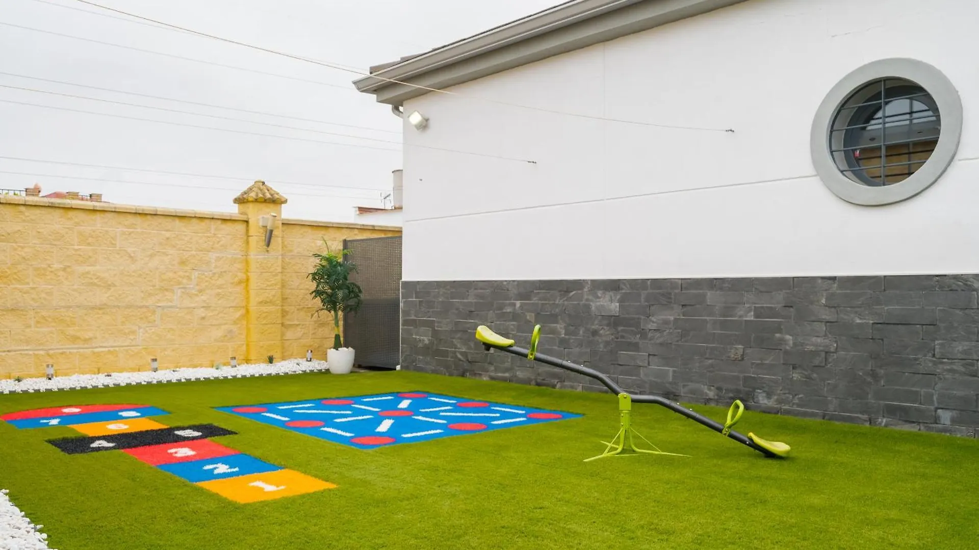 Casa De Invitados Hasta 6 Personas Circuito De Sevilla Carmona  0*, Carmona (Seville) Spanje
