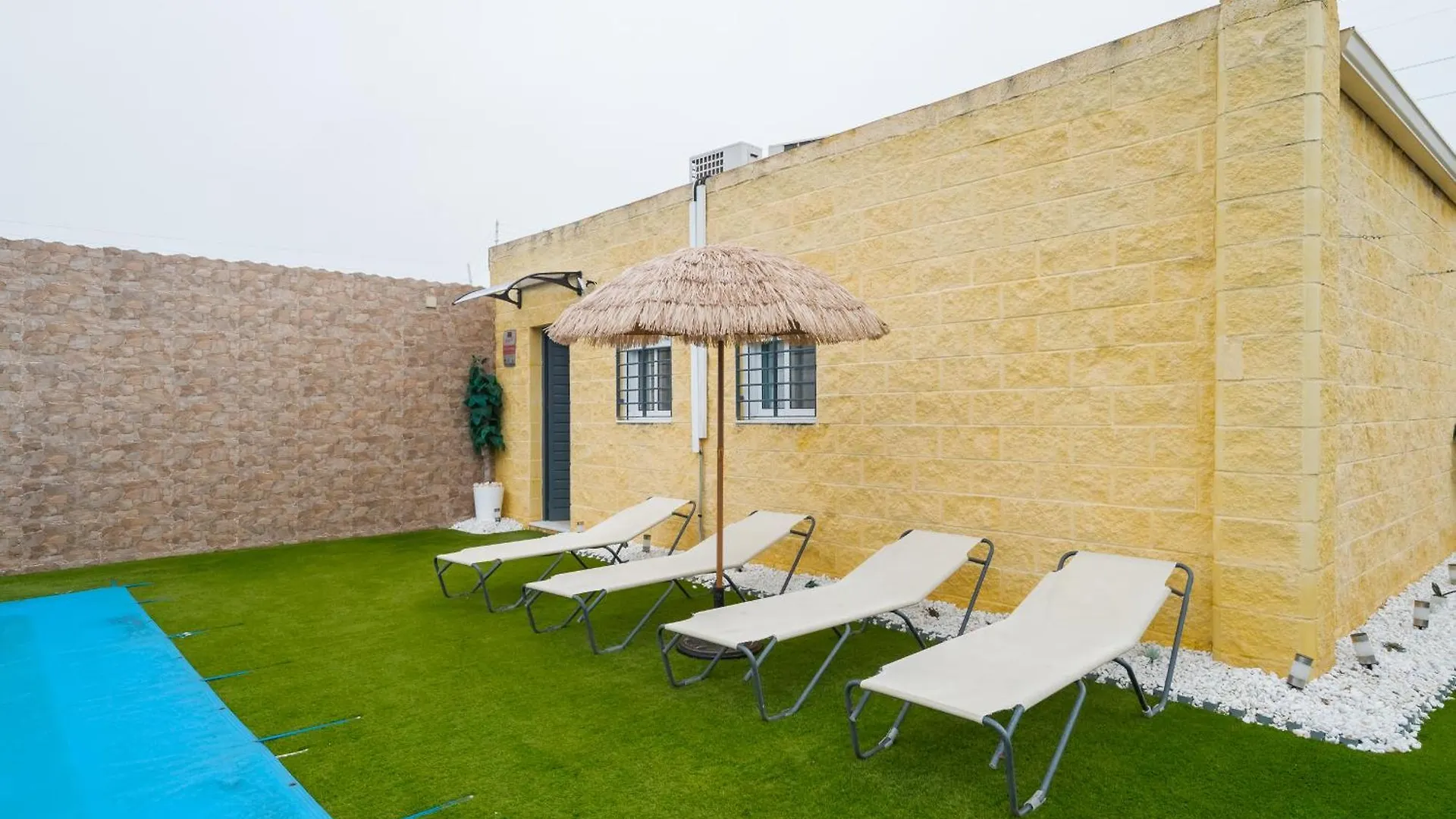 Casa De Invitados Hasta 6 Personas Circuito De Sevilla Carmona  Spanje
